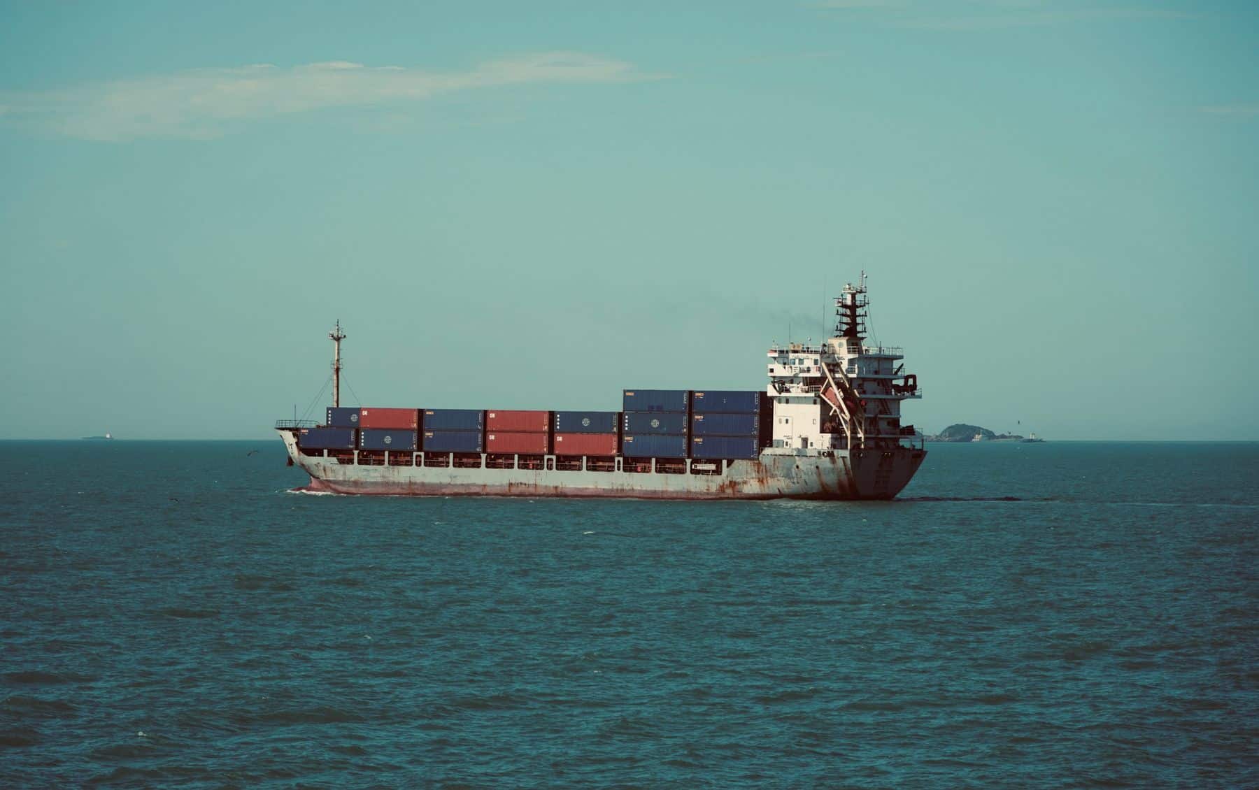 Containerskip til sjøs